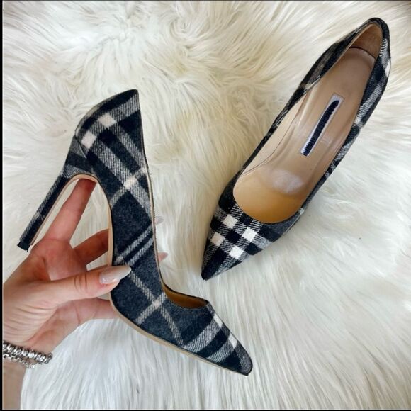 MANOLO BLAHNIK Bb 90 Tartan Plaid Wool Pointed Stiletto Heels Black Grey 37.5 - Picture 1 of 10
